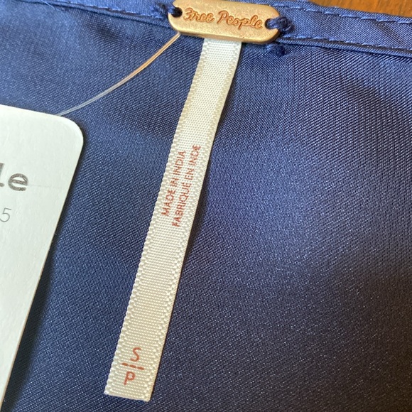 Free People Midnight Blue Blouson Sleeve Blouse with Deep V-Neck Sz Small - Picture 11 of 14